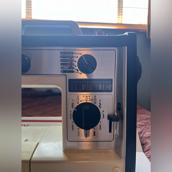 Brother VX780 sewing machine hardly ever used ! - Picture 2 of 9